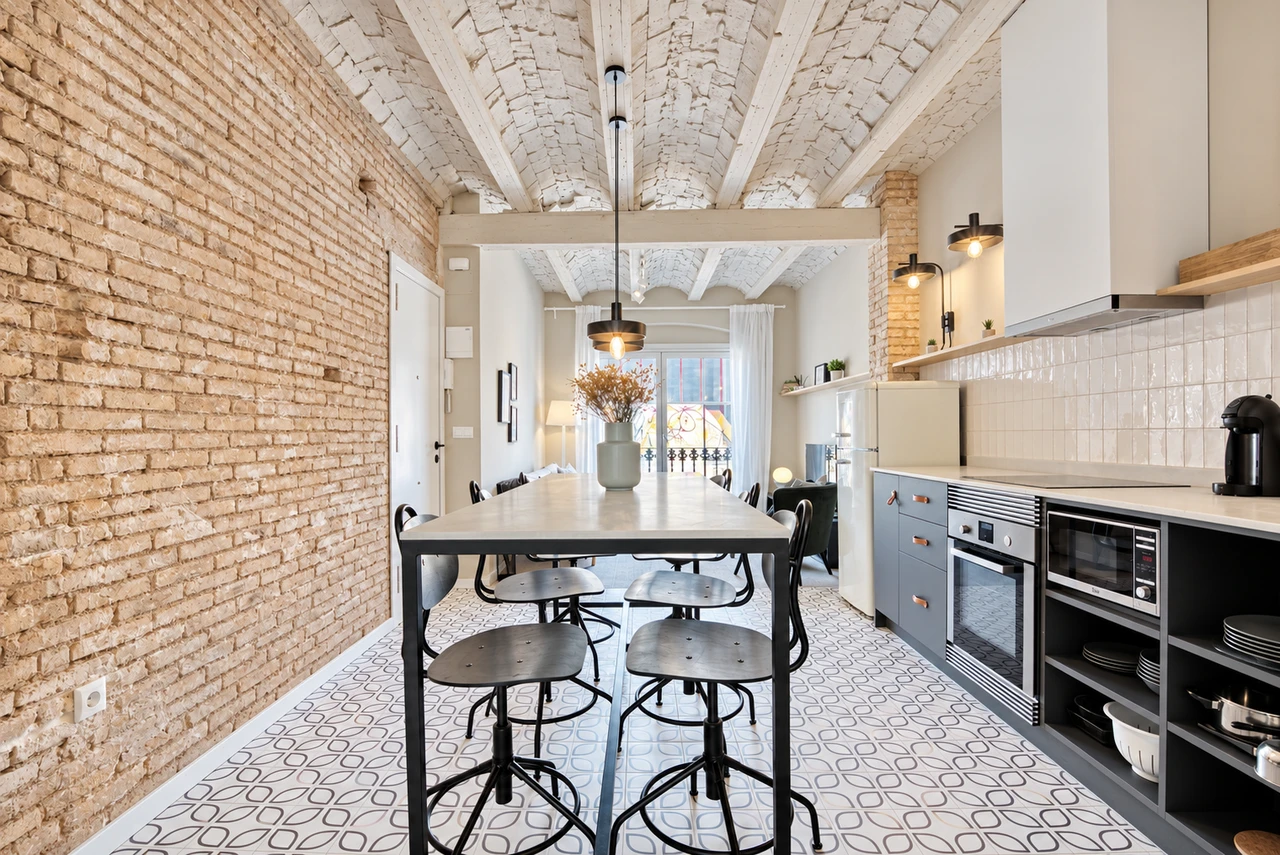 Cocina y comedor — Apartamento boutique en Valencia