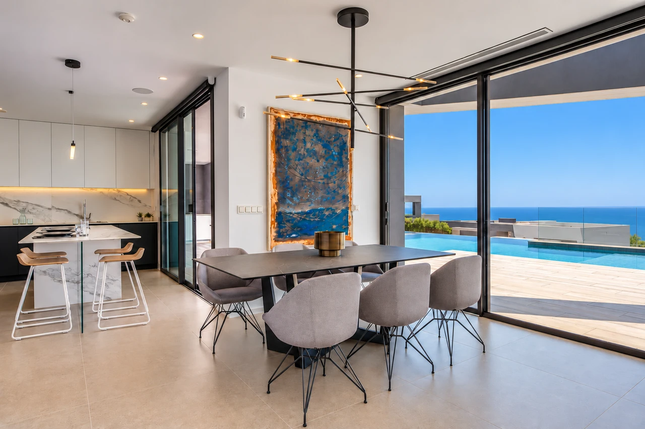 Comedor abierto al paisaje — Villa Cumbres