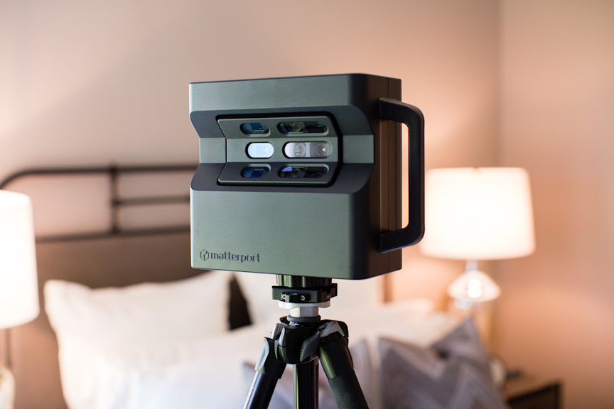 Cámara Matterport Pro2 utilizada para capturar tours virtuales 3D de inmuebles.